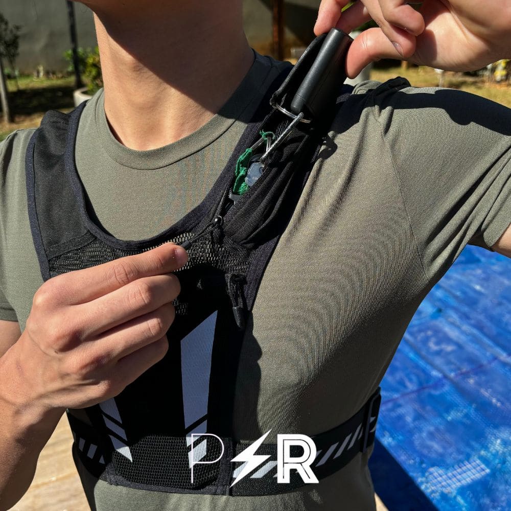 Ultraleichte reflektierende Laufweste – PacePro + Gratis-Trinkflasche